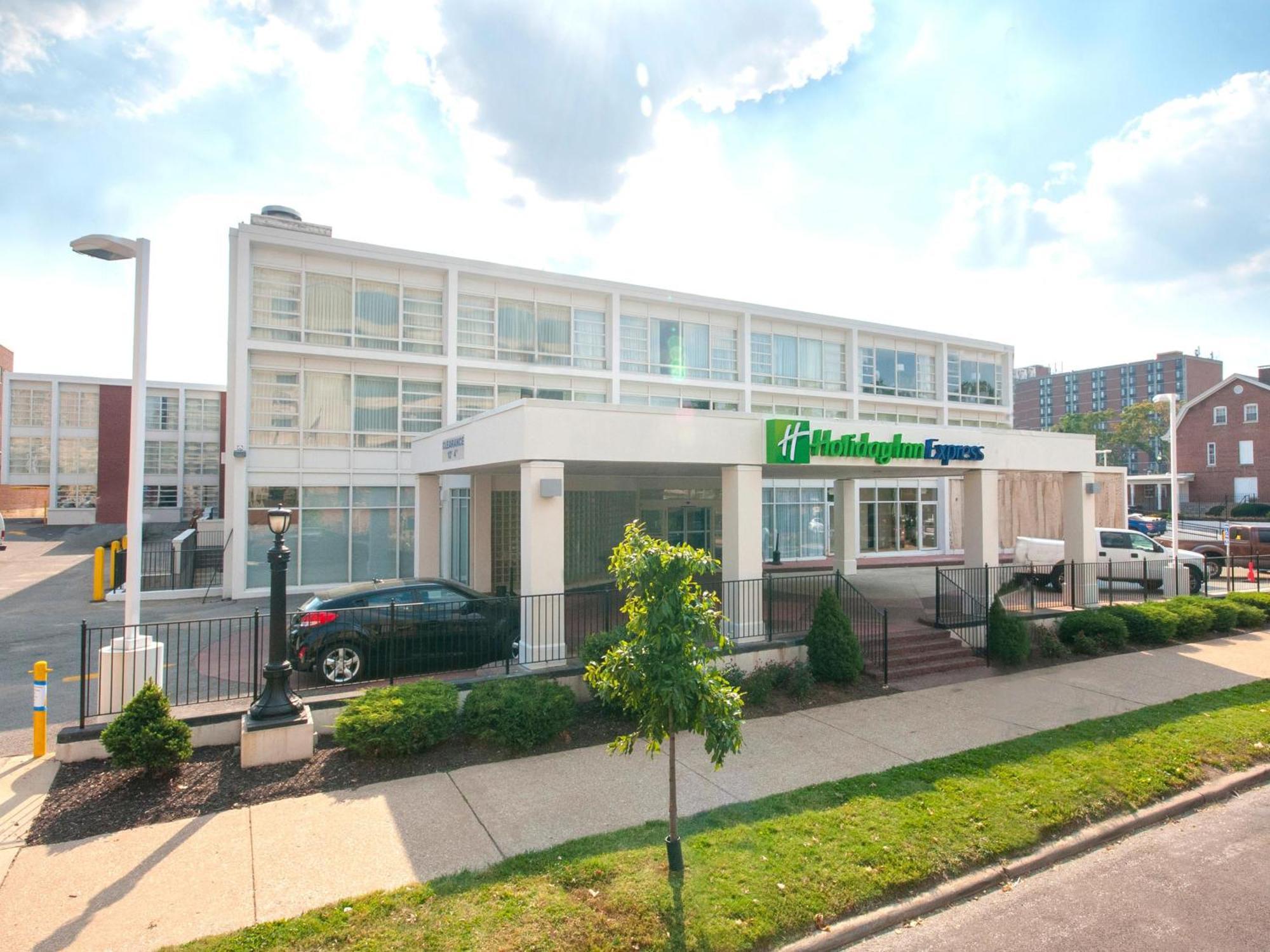 Holiday Inn Express St. Louis Central West End By Ihg מראה חיצוני תמונה