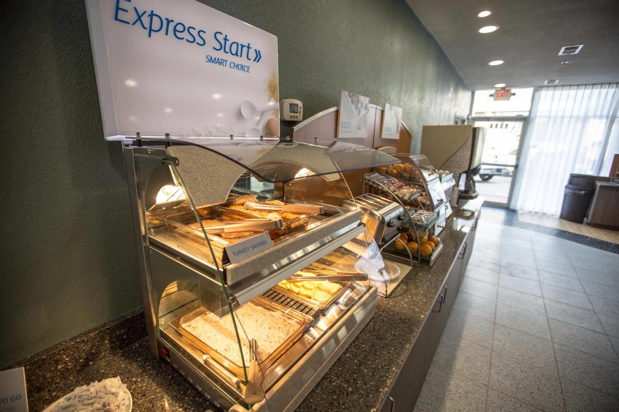 Holiday Inn Express St. Louis Central West End By Ihg מראה חיצוני תמונה